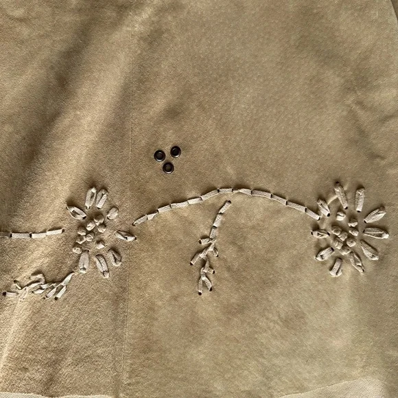 Beautiful Suede Lined Skirt - Picture 4 of 9